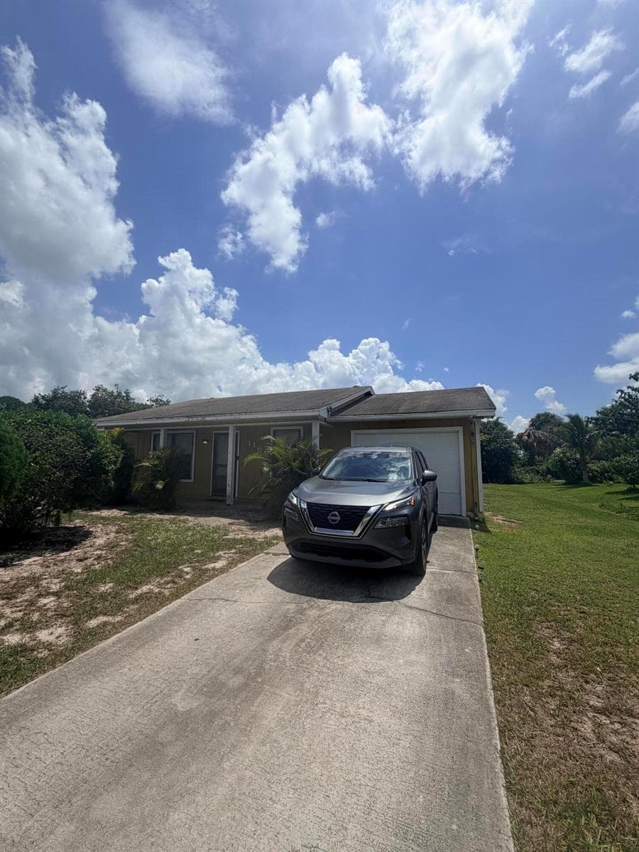 1166 SW ELEUTHERA Avenue, Port St. Lucie FL 34953