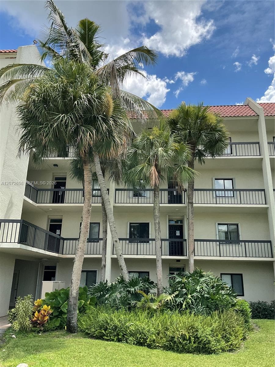 3050 Presidential Way # 403, West Palm Beach FL 33401
