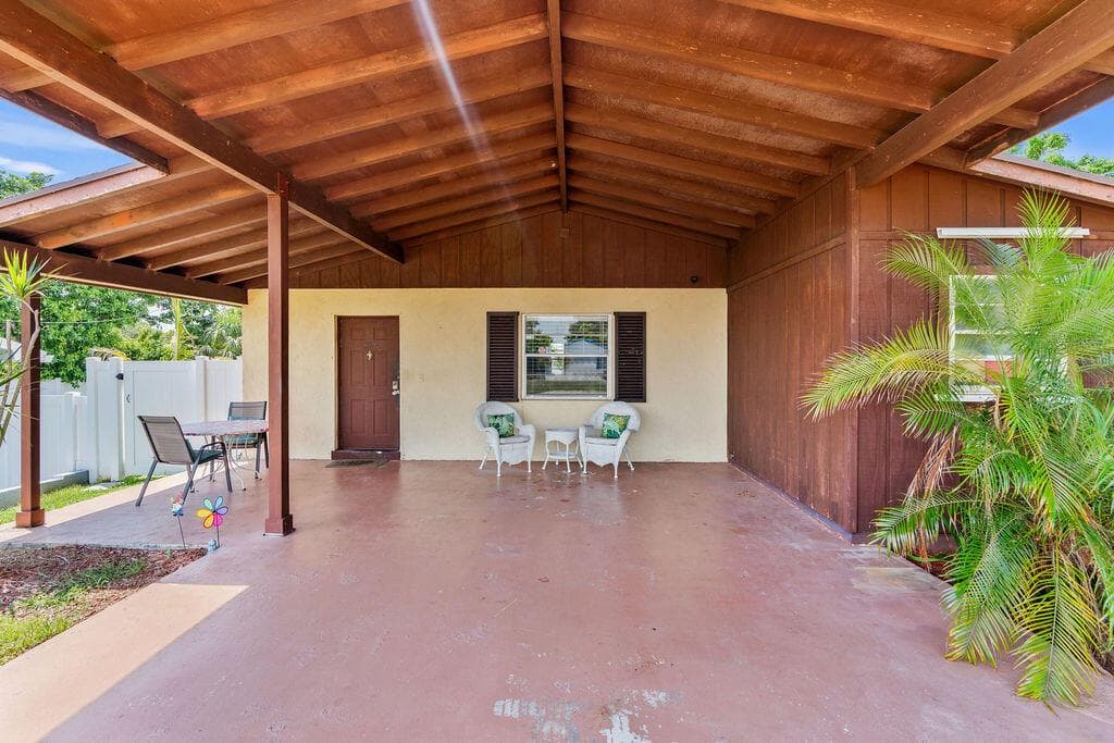 1102 Florence Road, Lantana FL 33462