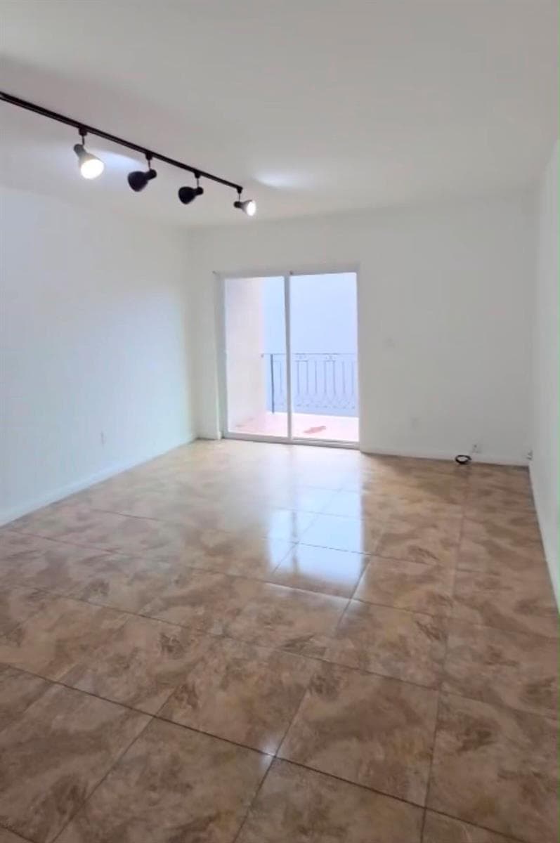 3640 NW 9TH Street # 306, Miami, FL 33125