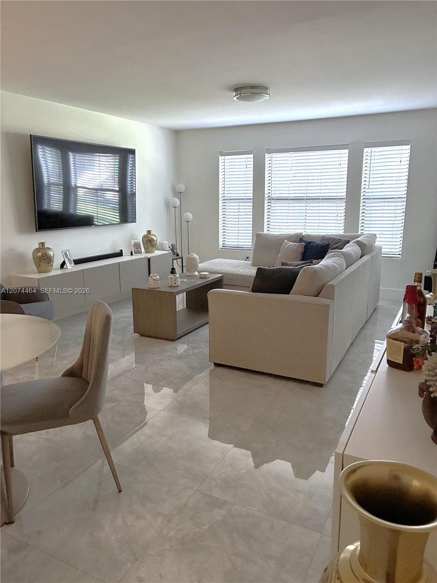 15591 SW 105th Ter # 518, Miami, FL 33196