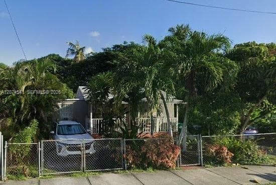 863 NW 113th St, Miami FL 33168