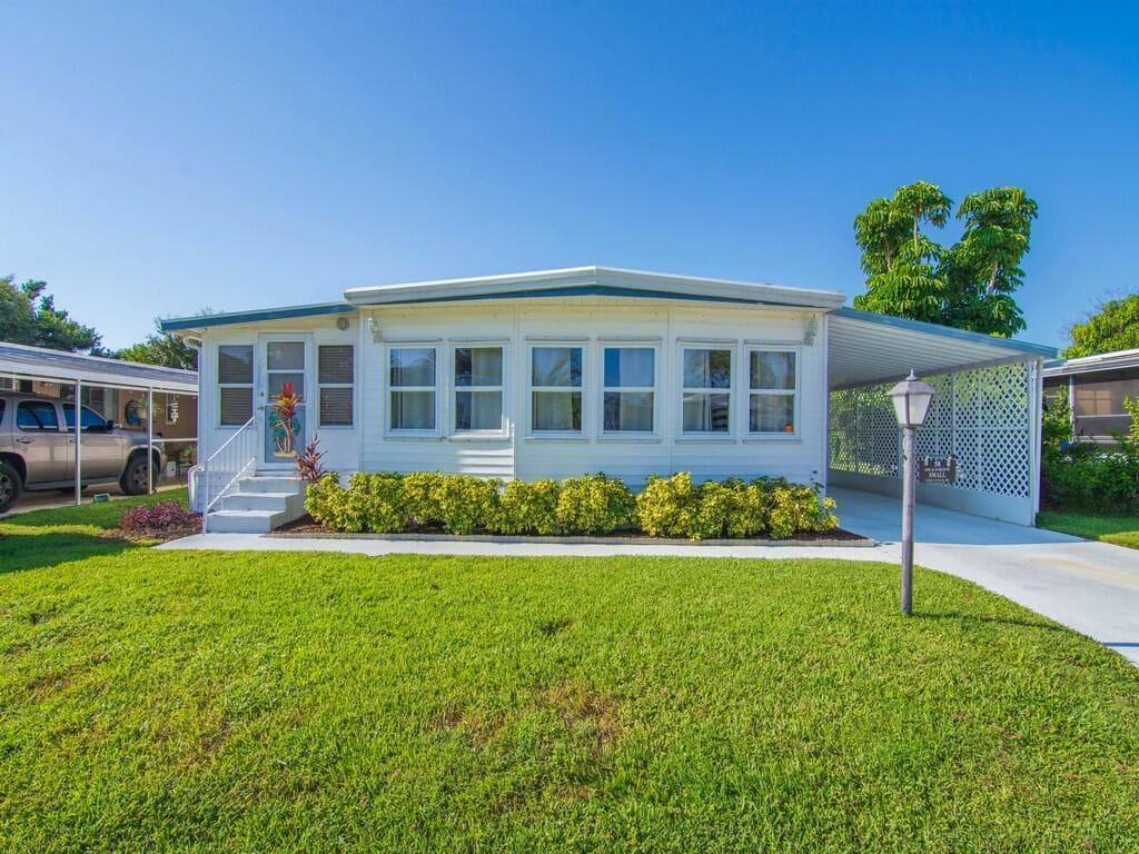 58 Village Lane, Jensen Beach FL 34957