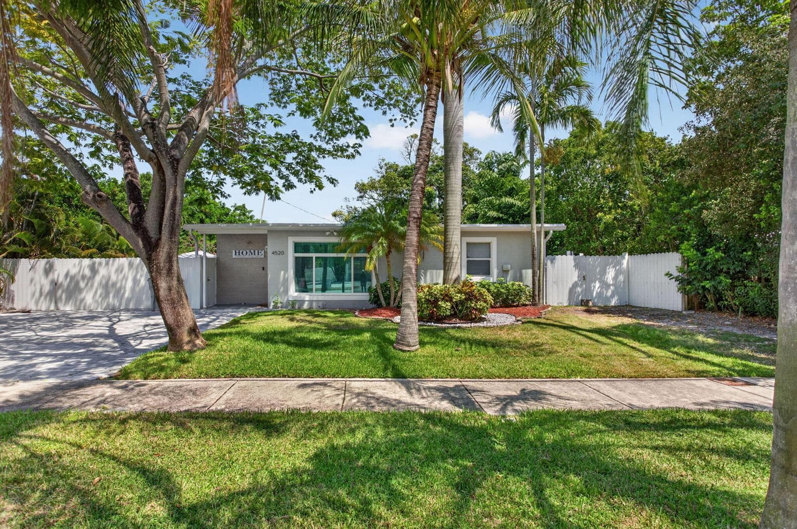 4520 NE 15TH Avenue, Pompano Beach FL 33064