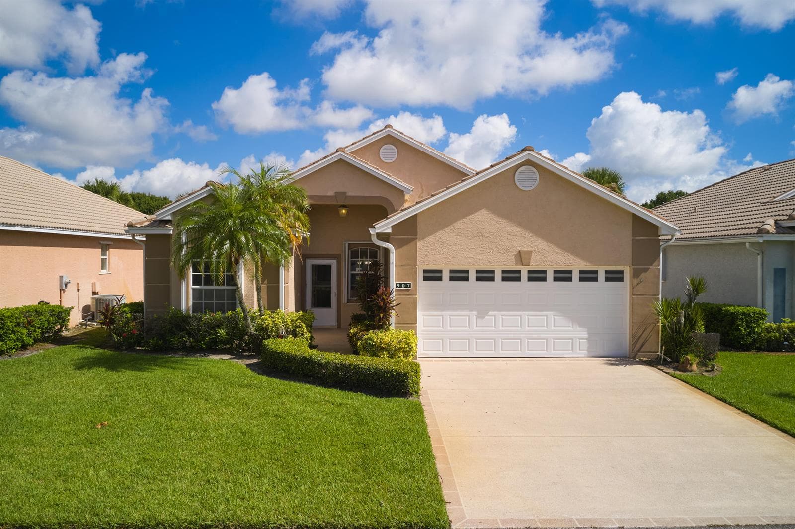 907 NW Sarria Court, Port St. Lucie FL 34986