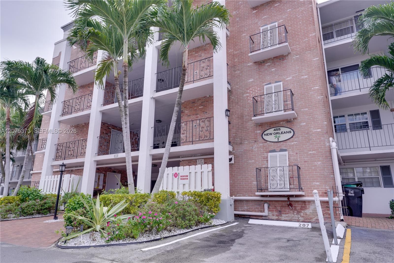 455 Paradise Isle Blvd # 402, Hallandale Beach, FL 33009