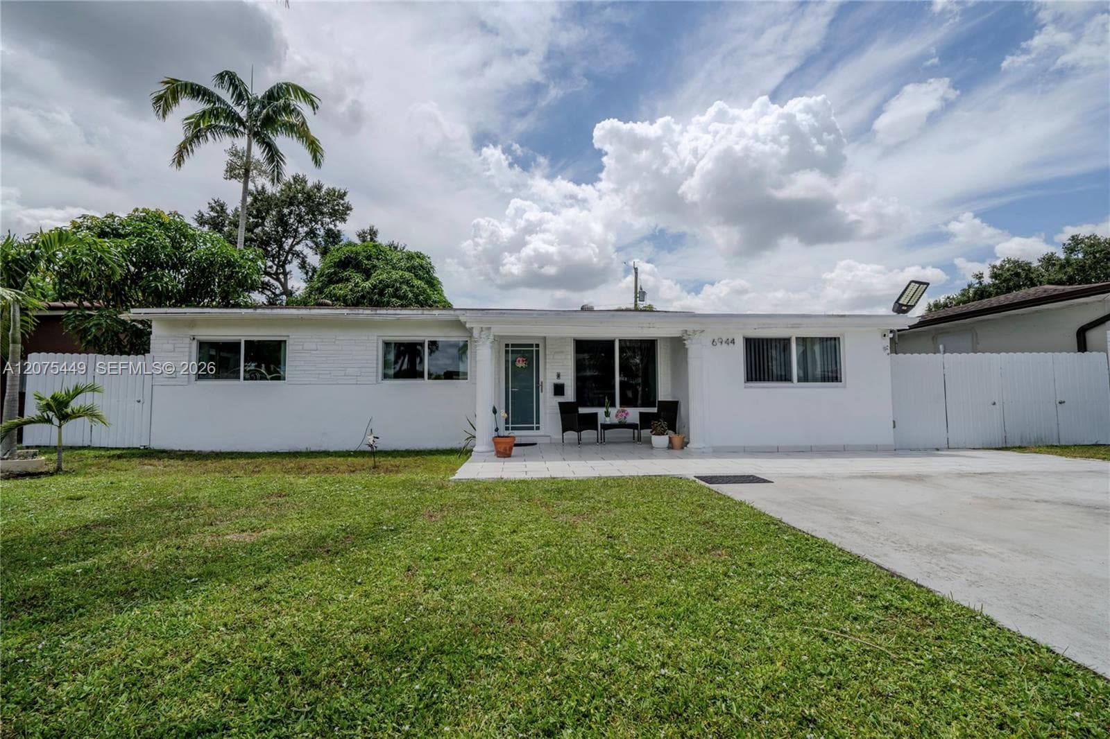 6944 SW 10th Ct, Pembroke Pines FL 33023
