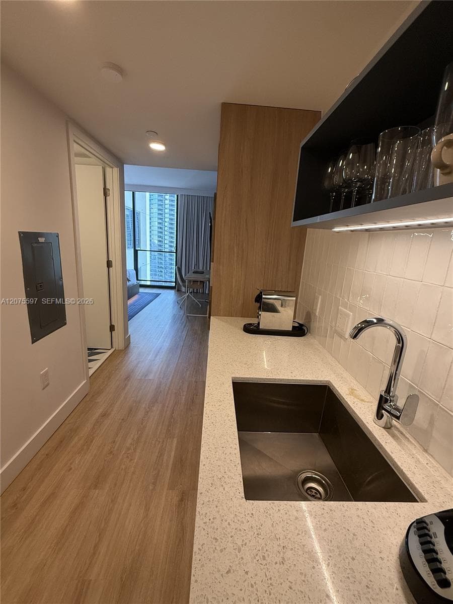 159 NE 6th St # 1920, Miami FL 33132