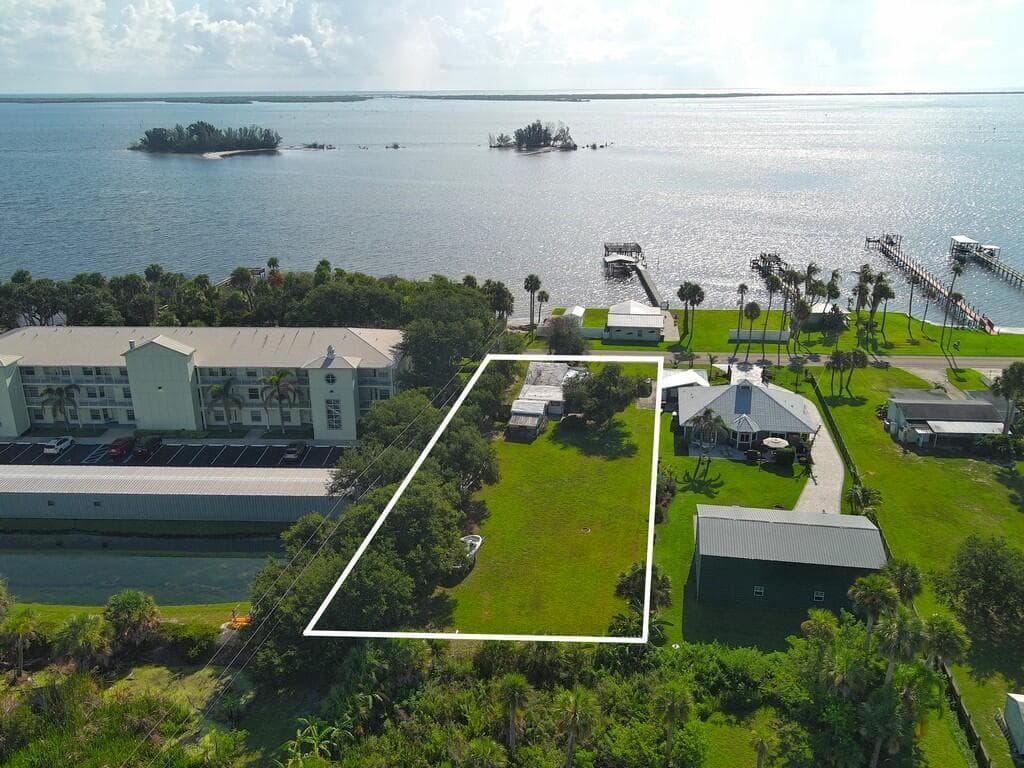13485 N INDIAN RIVER Drive, Sebastian FL 32958