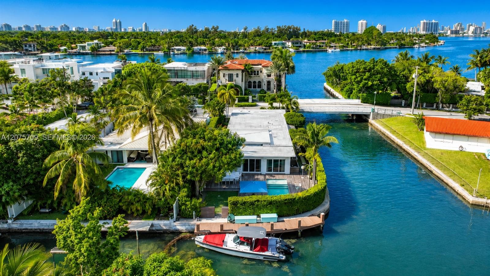 1885 Daytonia Rd, Miami Beach FL 33141