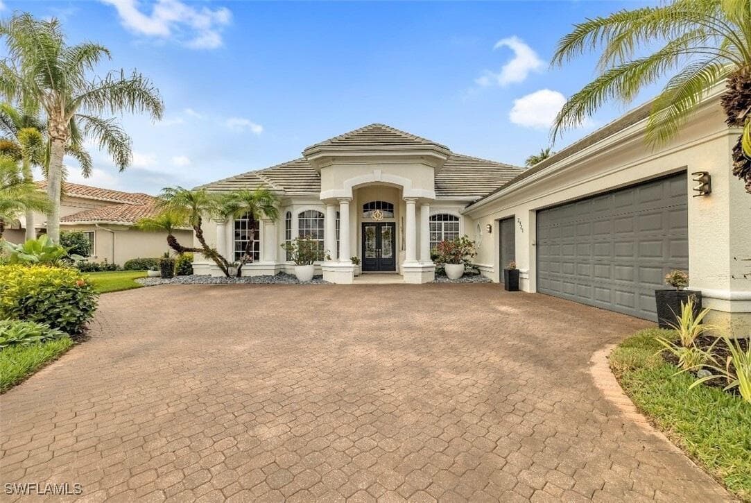2721 Olde Cypress Drive, Naples FL 34119