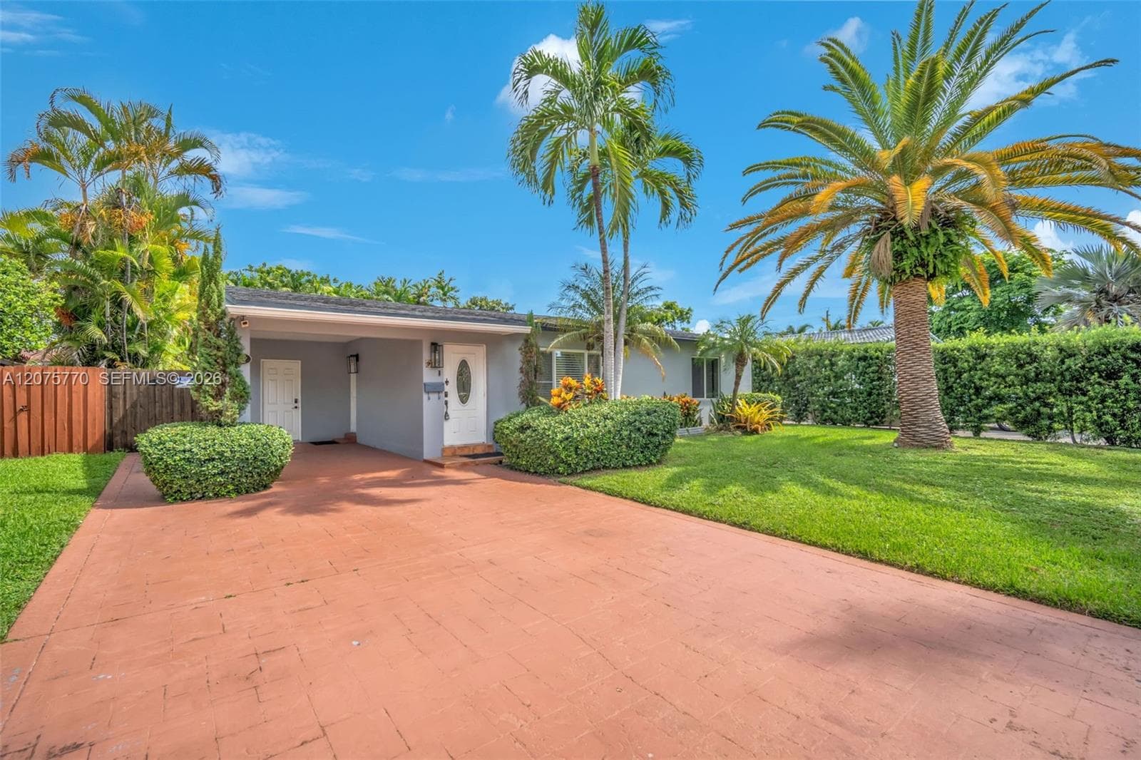 907 NE 5th St, Hallandale Beach FL 33009