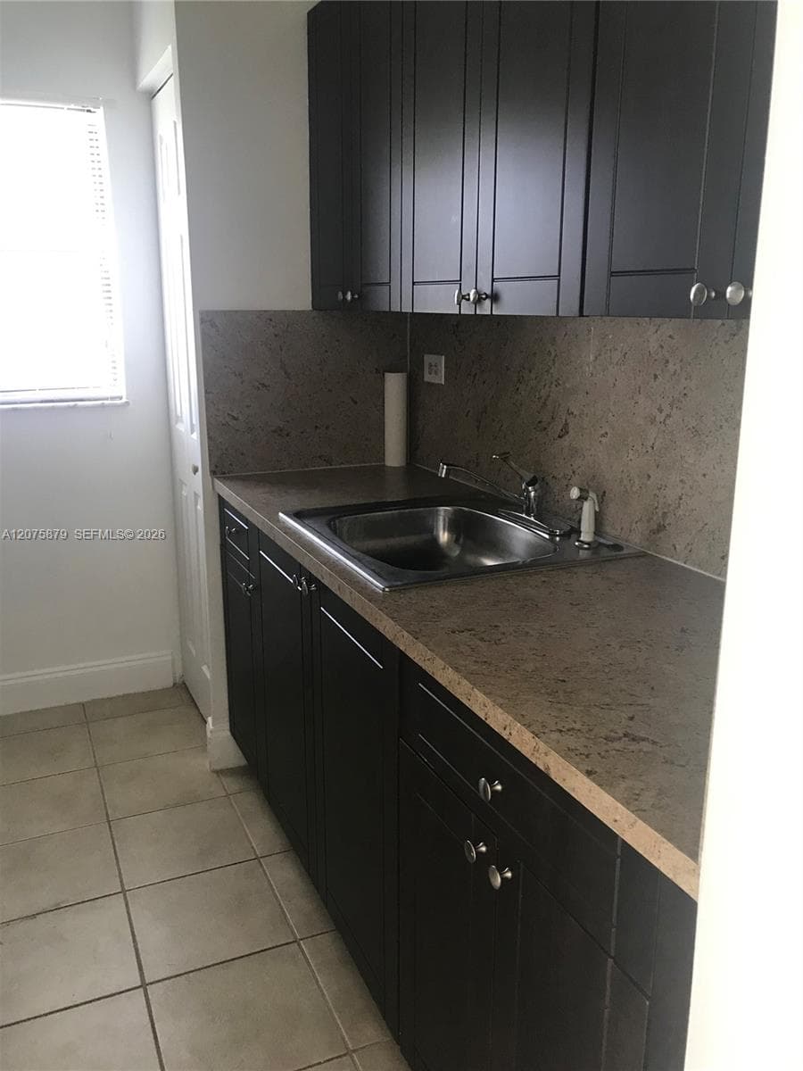 7095 NW 179th St # 112, Hialeah FL 33015