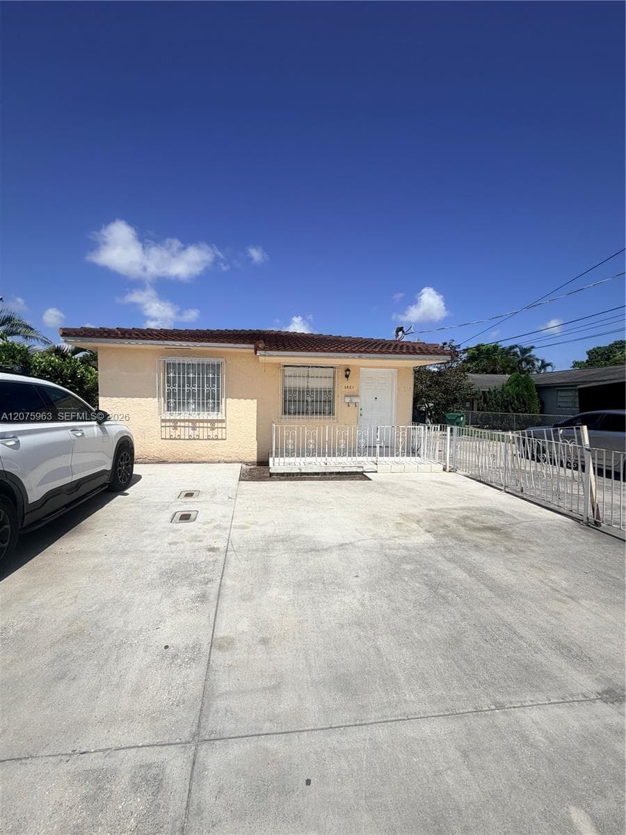 3821 SW 89th Ct # Front, Miami FL 33165