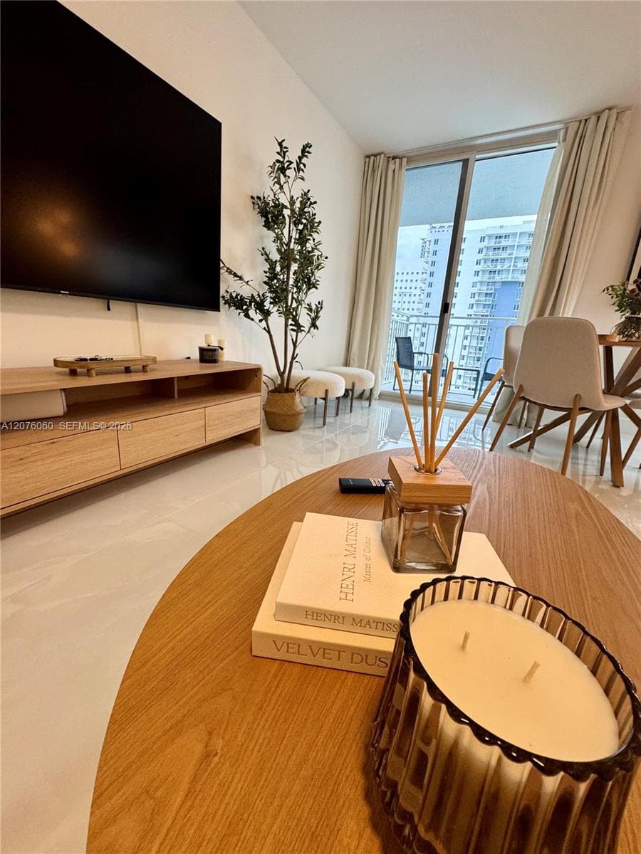 800 N Miami Ave # E-1201, Miami FL 33136