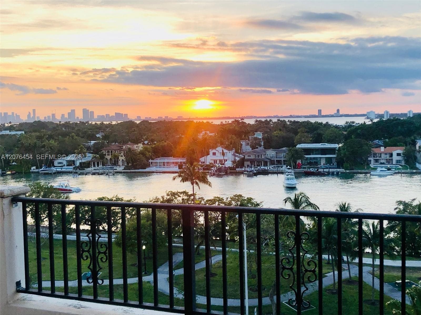6422 Collins Ave # 804, Miami Beach, FL 33141