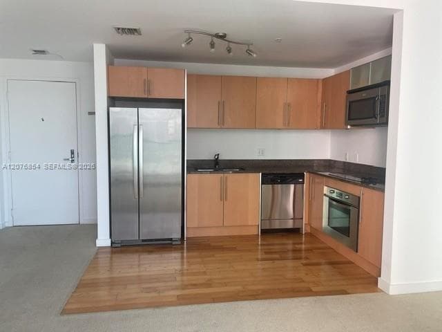 300 S Biscayne Blvd # T-2303, Miami, FL 33131