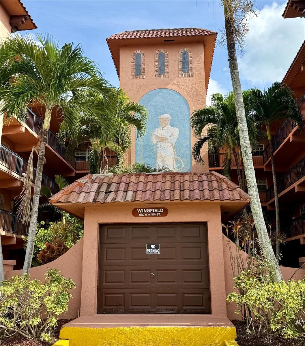 610 Tennis Club Drive # 408, Fort Lauderdale, FL 33311
