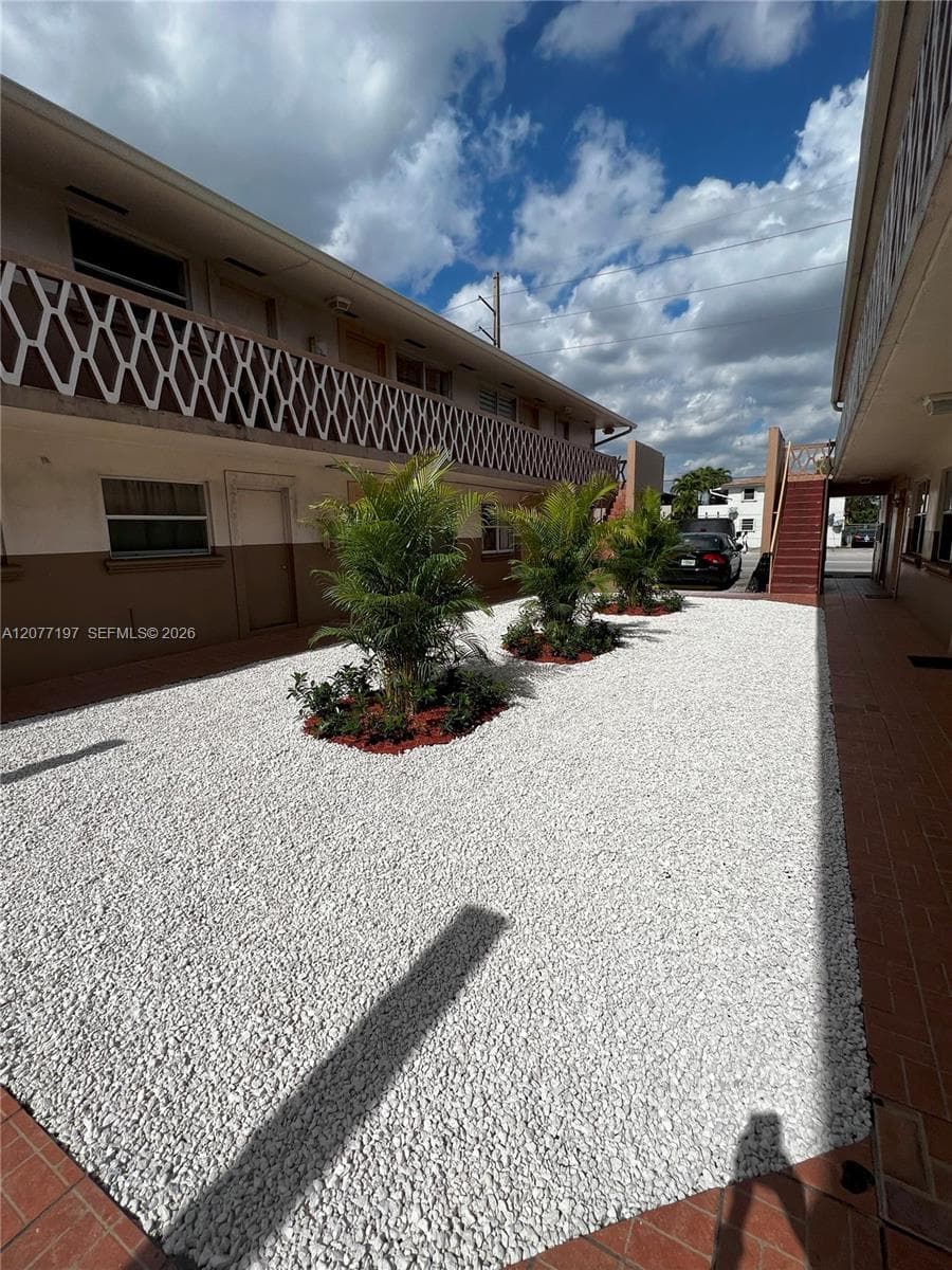664 W 29th St # 6, Hialeah, FL 33012