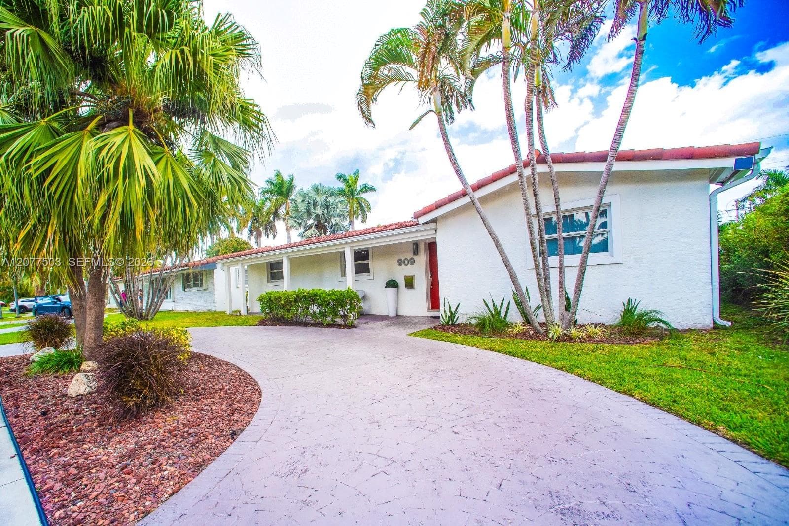 909 N 13th Ct # -, Hollywood, FL 33019