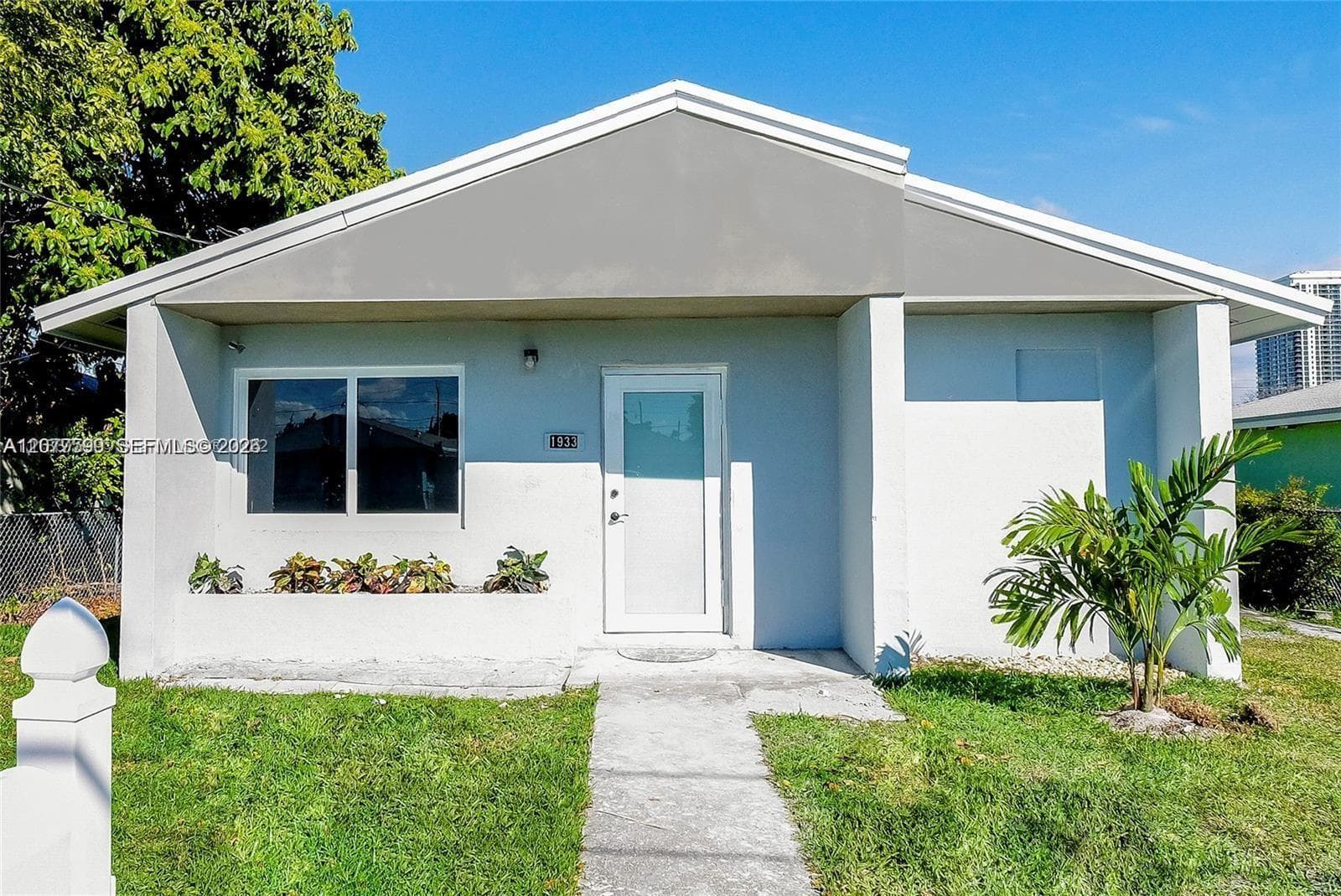 1933 NW 2nd Ct, Miami, FL 33136