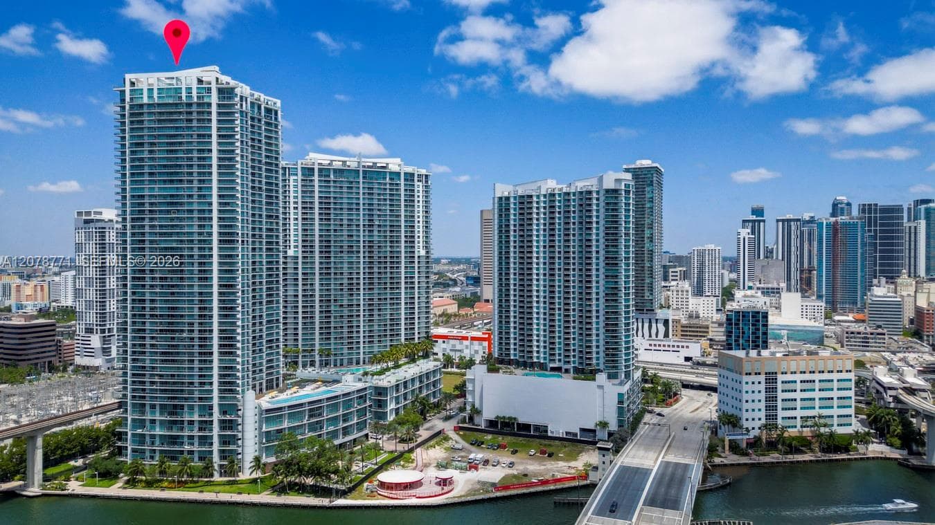 92 SW 3rd St # 1403, Miami, FL 33130