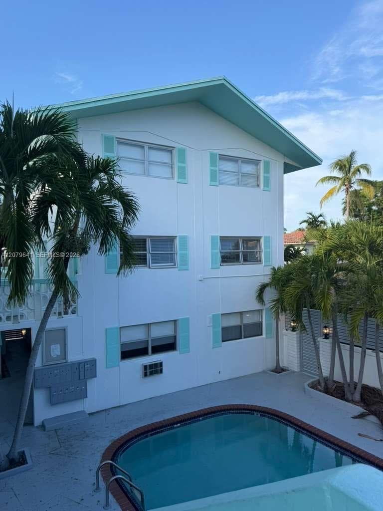 421 NE 68th St # 8, Miami, FL 33138
