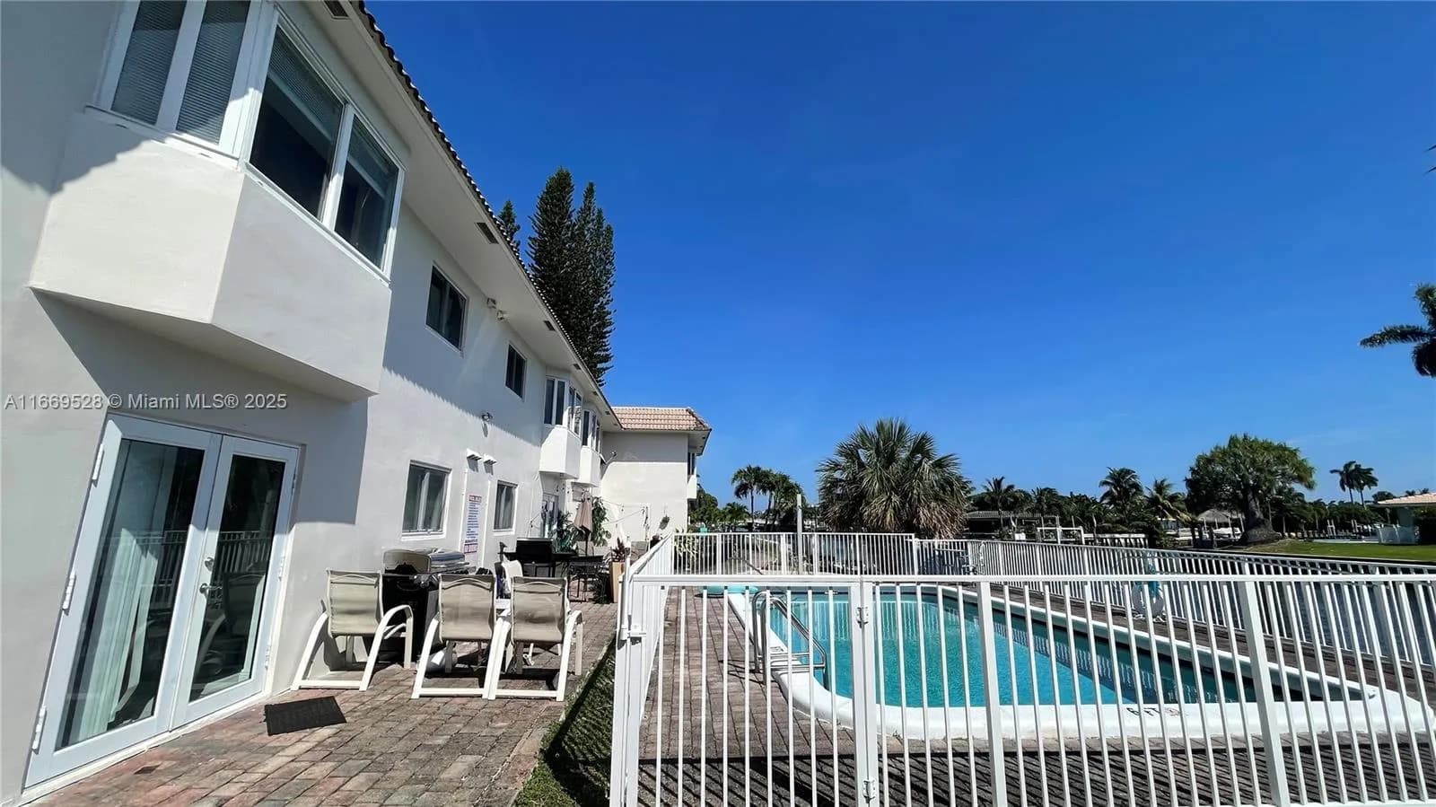 840 Pine Dr # 103, Pompano Beach, FL 33060