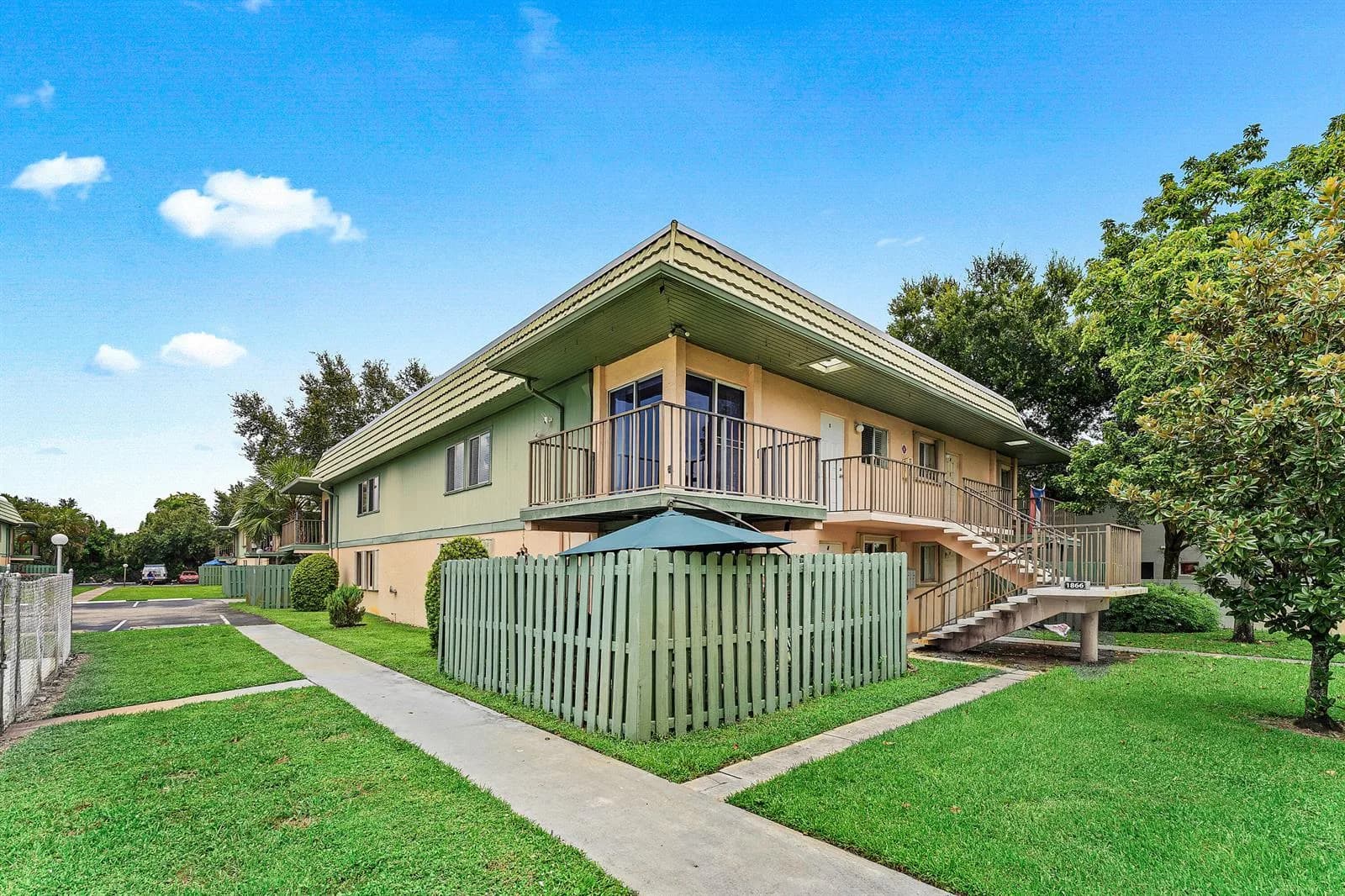 1866 Fairview Villas Drive # 3, Palm Springs FL 33406