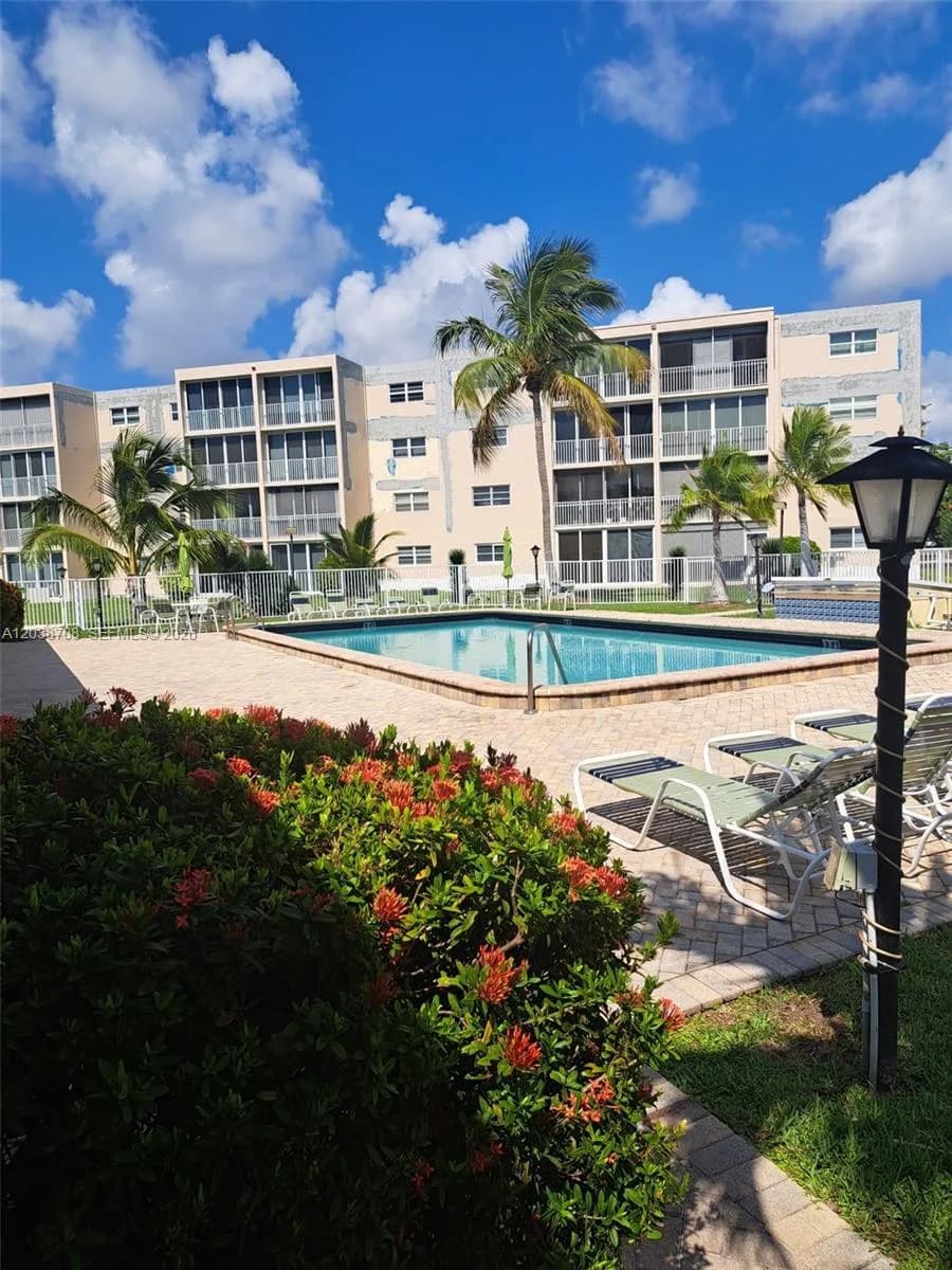 1024 SE 3rd Ave # 304, Dania Beach FL 33004