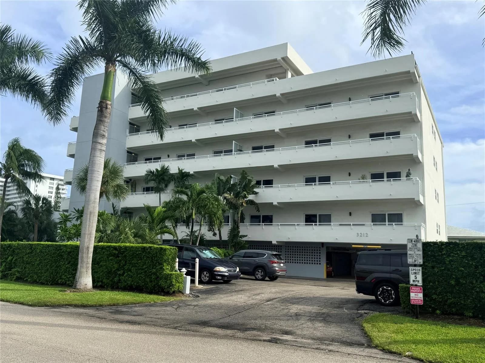 3212 NE 12th Street # 303, Pompano Beach, FL 33062