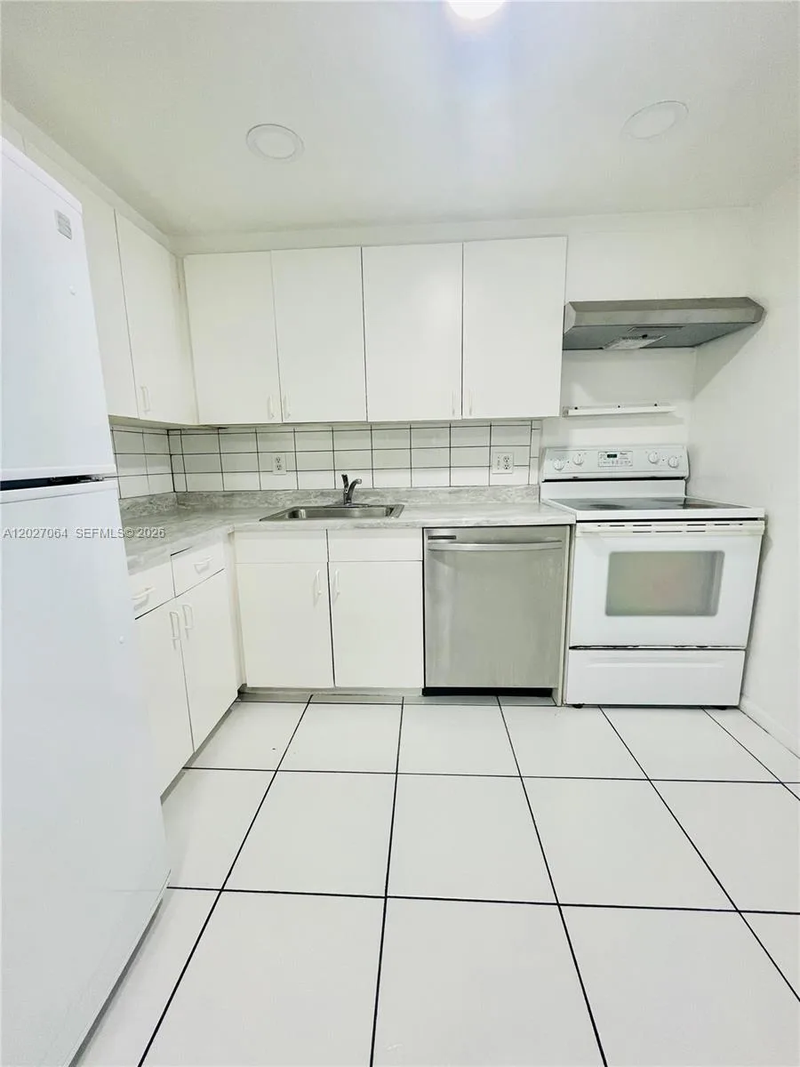 13499 Biscayne Blvd # 1613, North Miami FL 33181