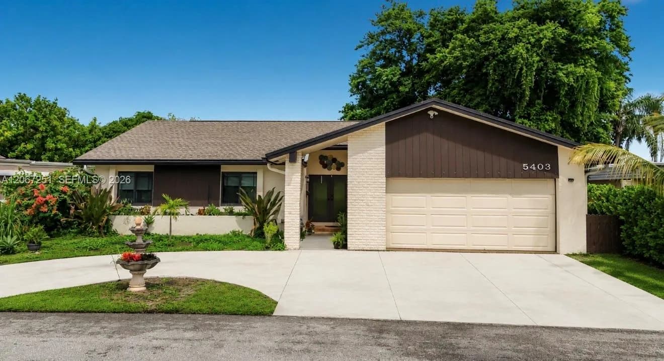 5403 Bayberry Ln, Tamarac FL 33319