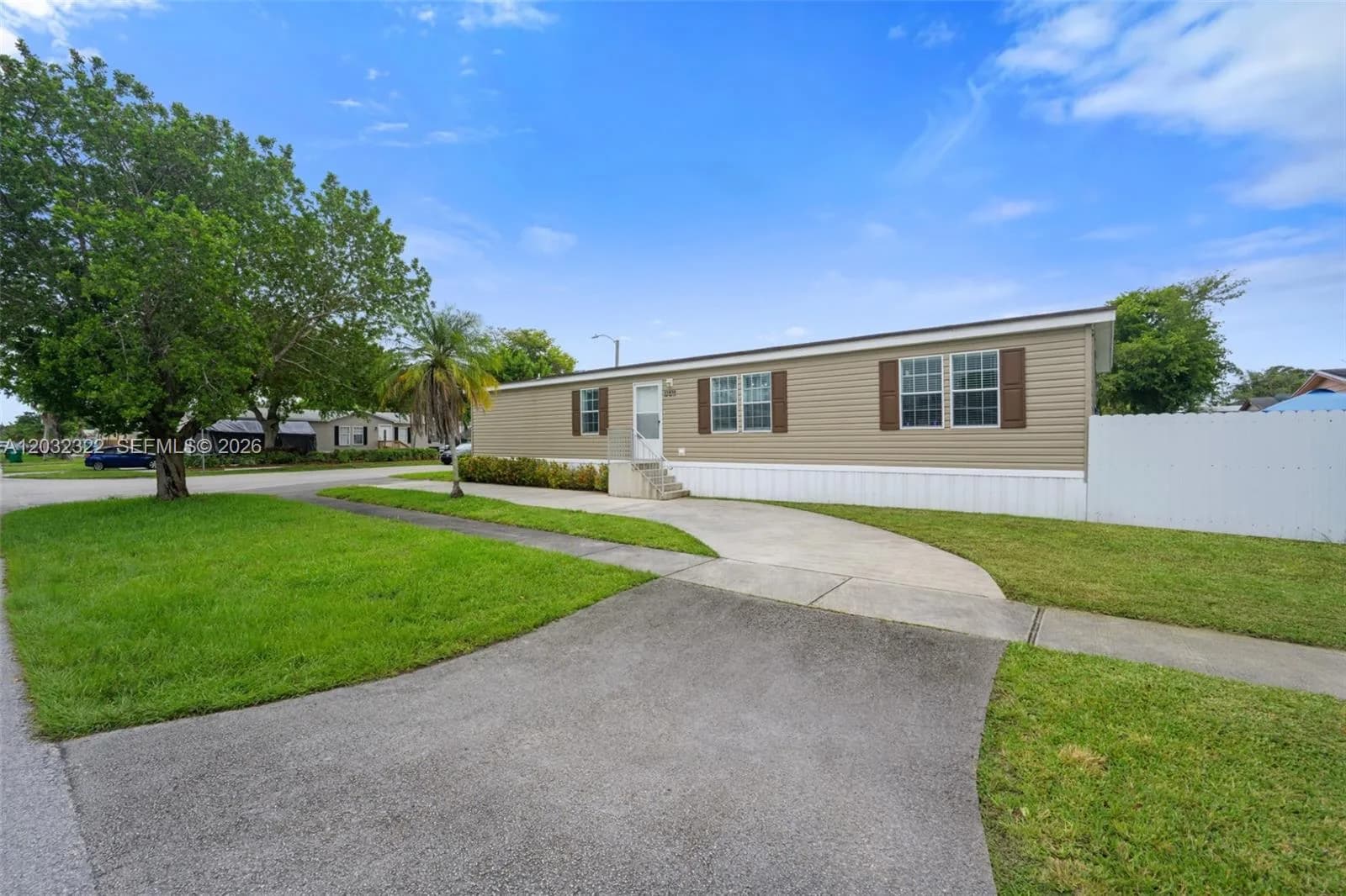 21830 NW 2nd Ct, Pembroke Pines FL 33029