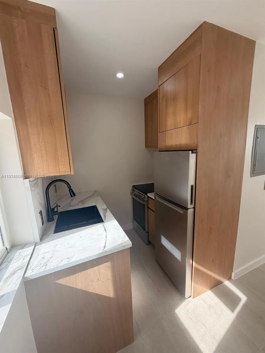 2436 SW 7th St # 12, Miami, FL 33135