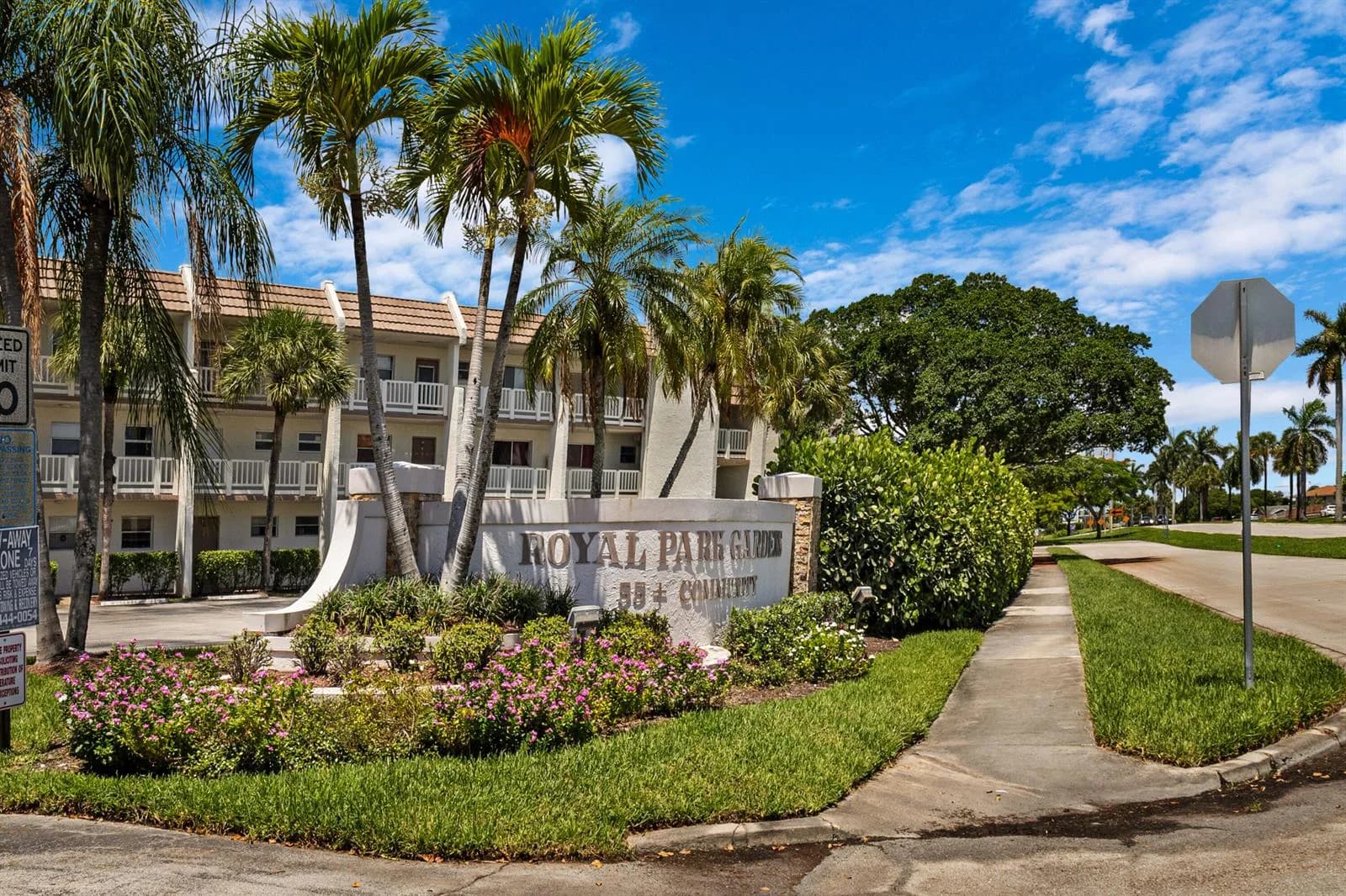 6870 Royal Palm Boulevard # 202m, Margate FL 33063