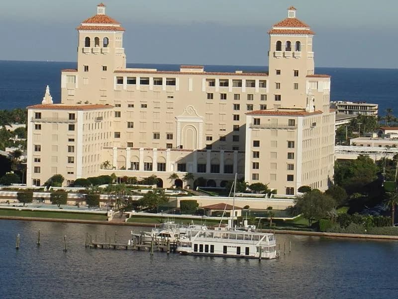 150 Bradley Place # 101, Palm Beach FL 33480
