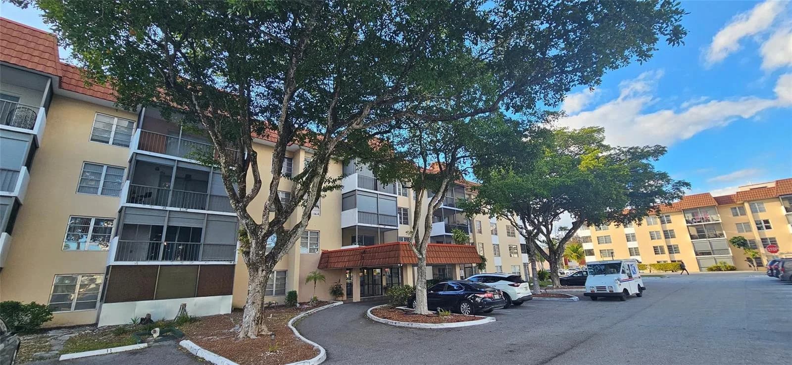 4156 Inverrary Drive # 204, Lauderhill FL 33319