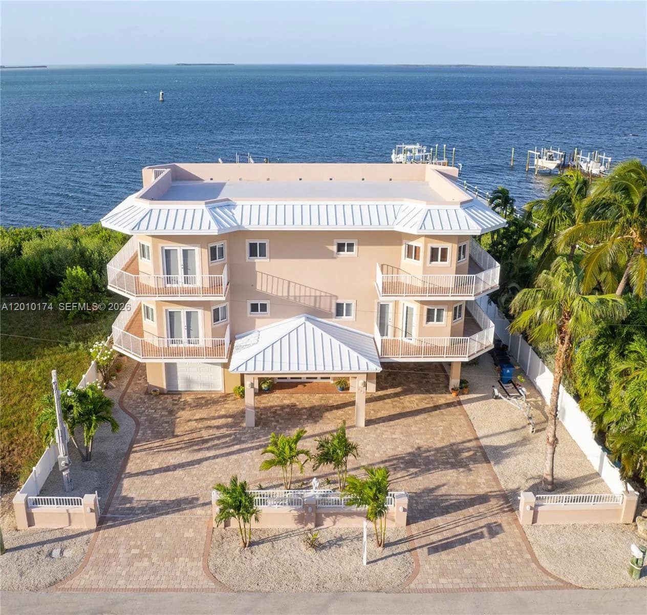 112 N Bounty Ln, Key Largo FL 33037