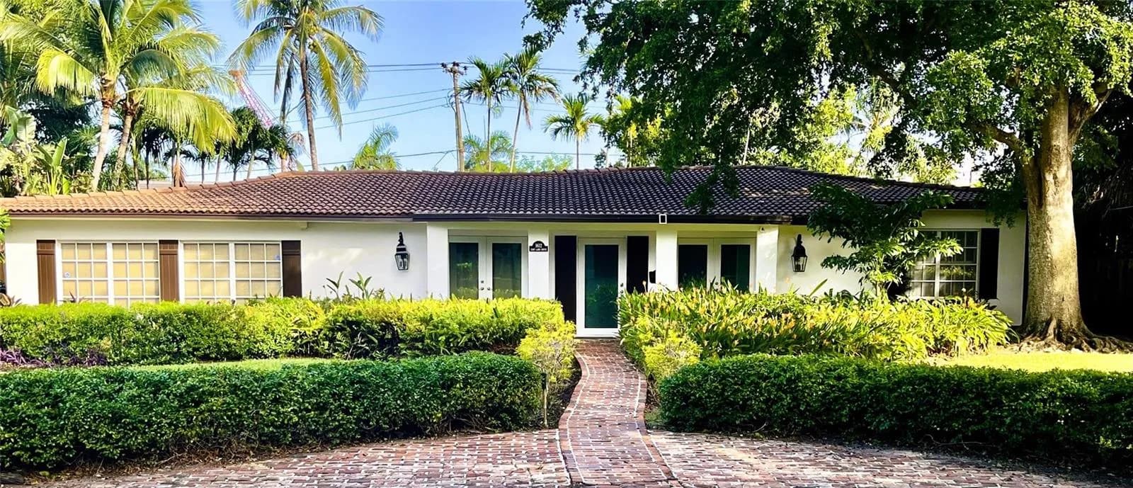 1612 E Lake Drive, Fort Lauderdale FL 33316