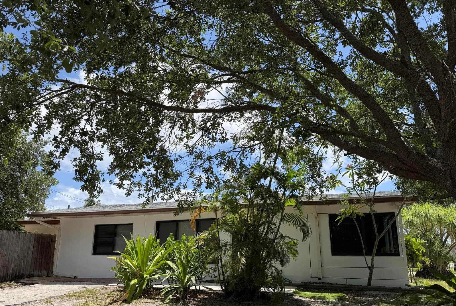 4250 NE 12th Avenue, Pompano Beach FL 33064