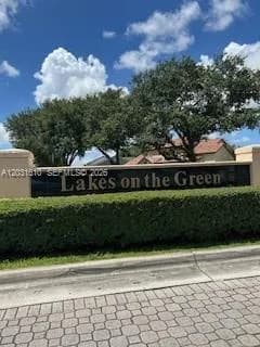 9136 NW 192nd Ter, Hialeah FL 33018