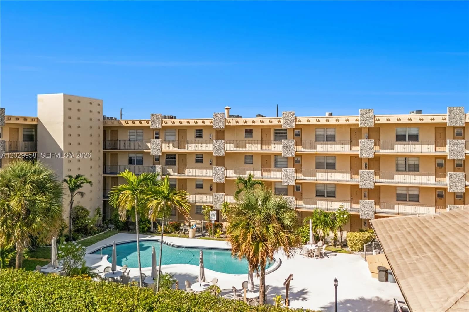 2145 Pierce St # 305, Hollywood, FL 33020