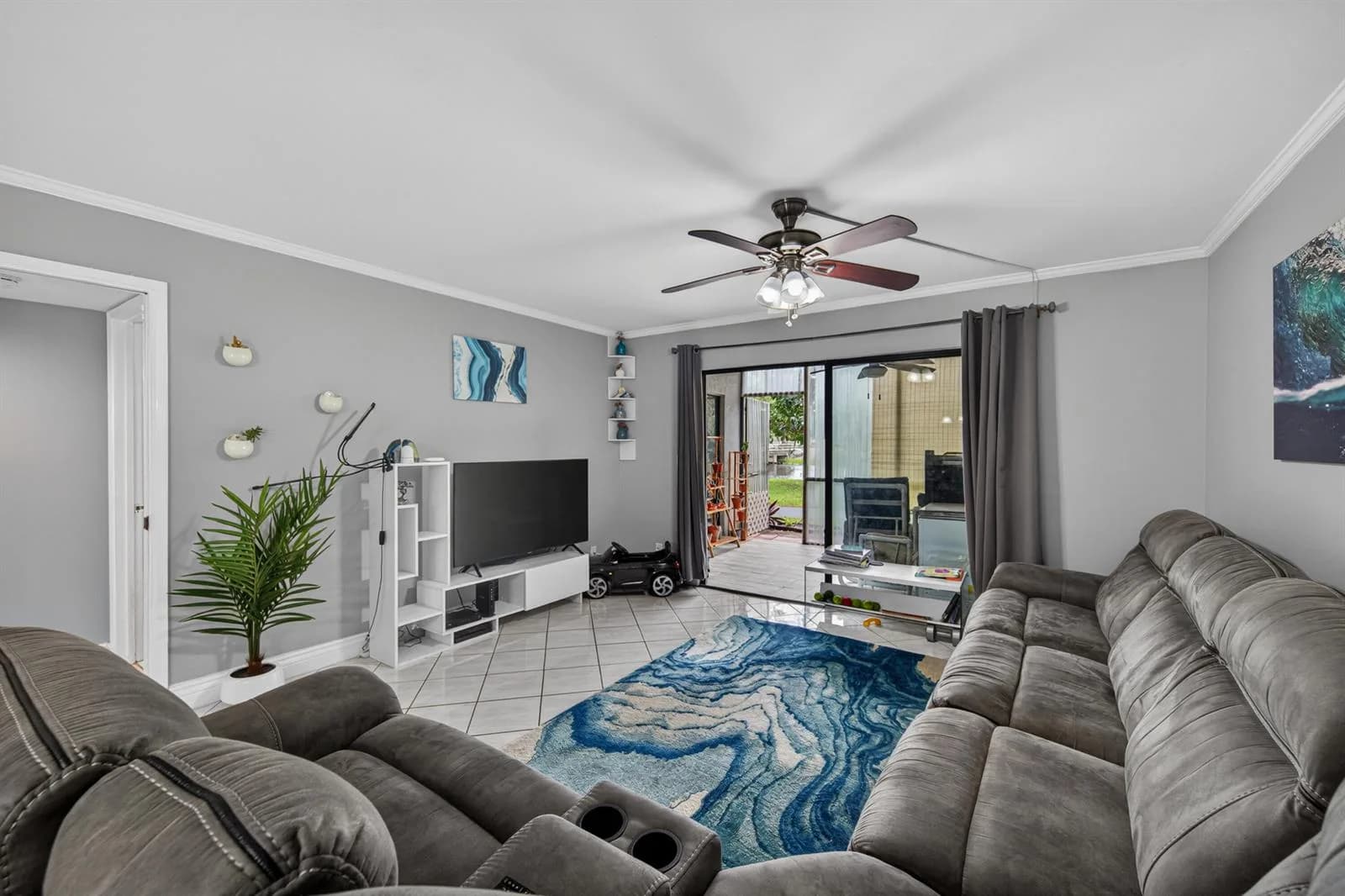 2200 S Cypress Bend Drive # 101, Pompano Beach, FL 33069
