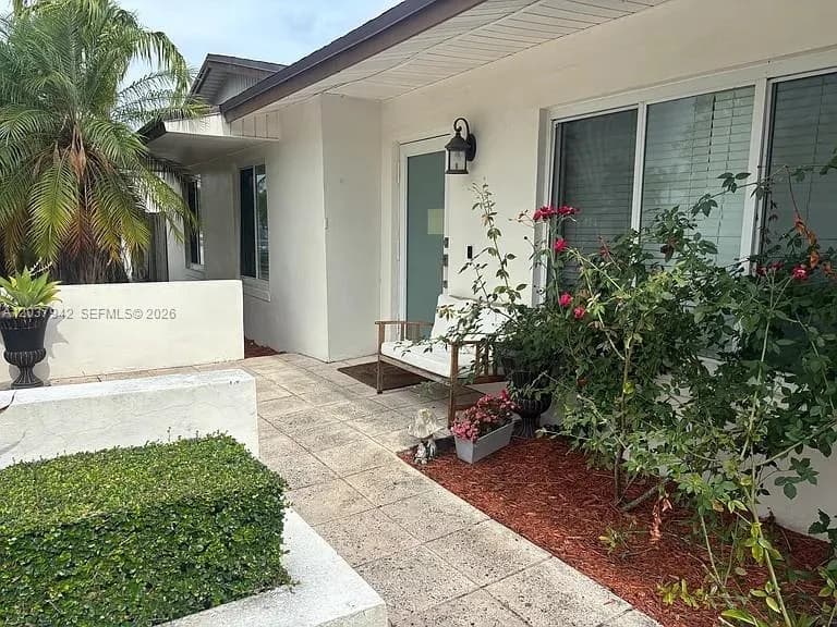 12500 SW 104th Ter, Miami, FL 33186