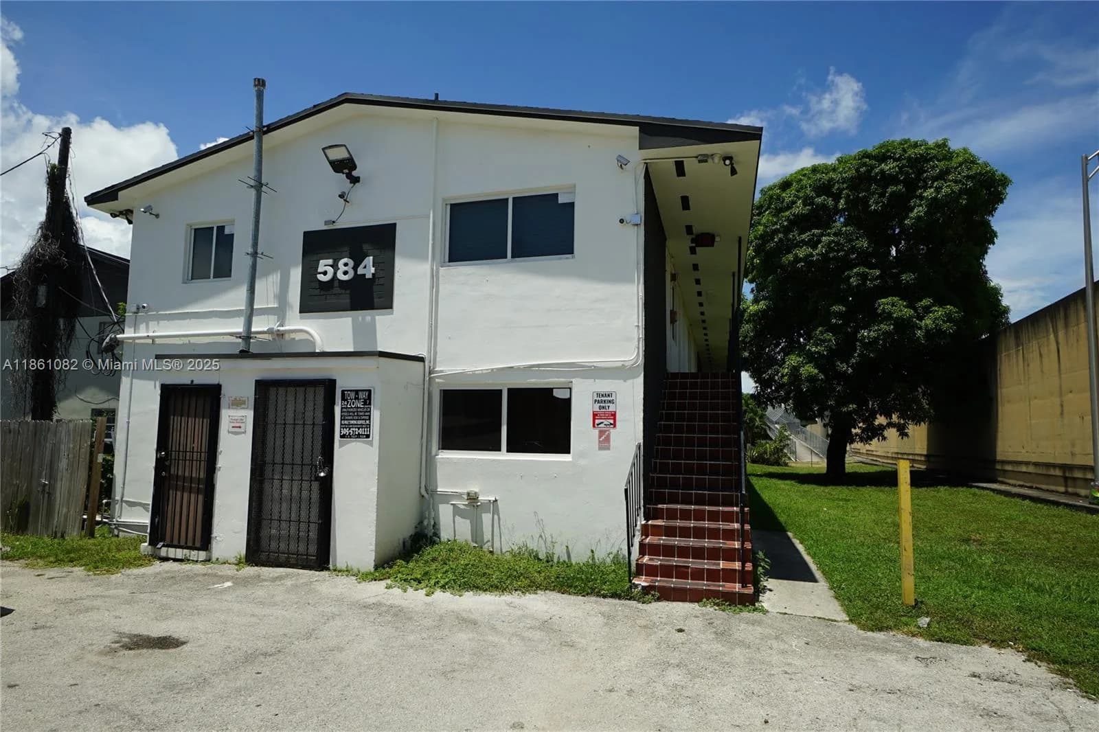 584 NW 65th St # 3, Miami, FL 33150