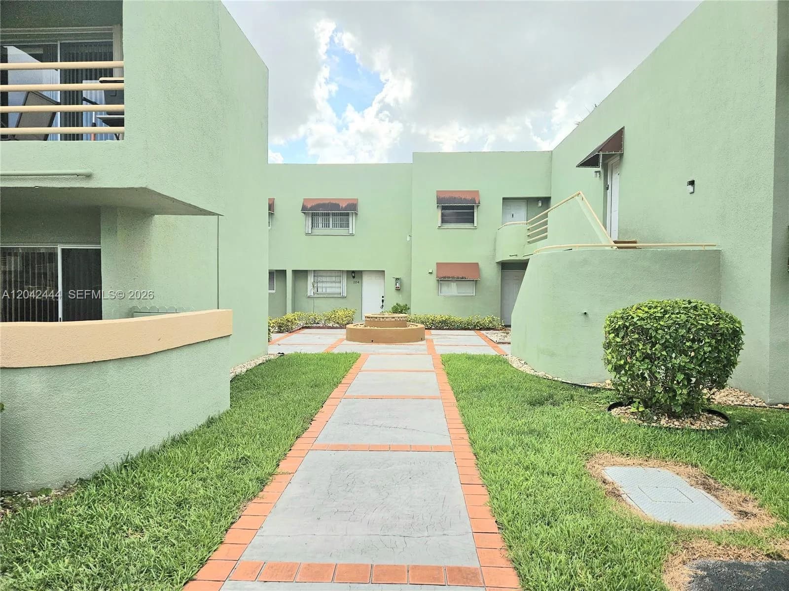 11071 NW 7th St # 104-15, Miami, FL 33172