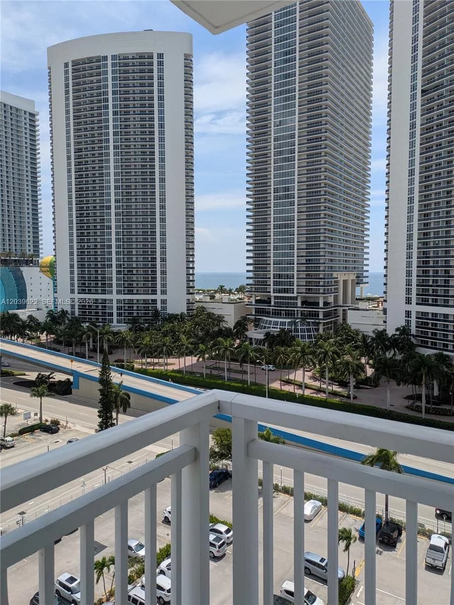 1849 S Ocean Dr # 1407, Hallandale Beach FL 33009
