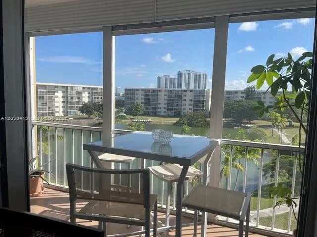 2855 Leonard Dr # H511, Aventura, FL 33160
