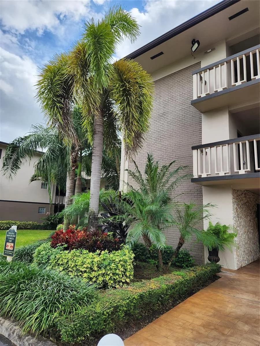 4900 Washington Street # 309, Hollywood, FL 33021